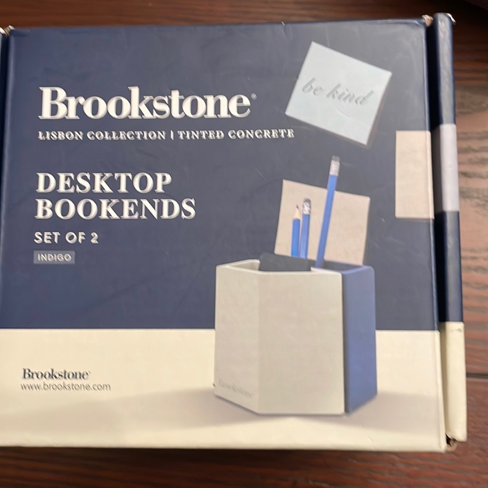 Desktop bookends/pen cups
